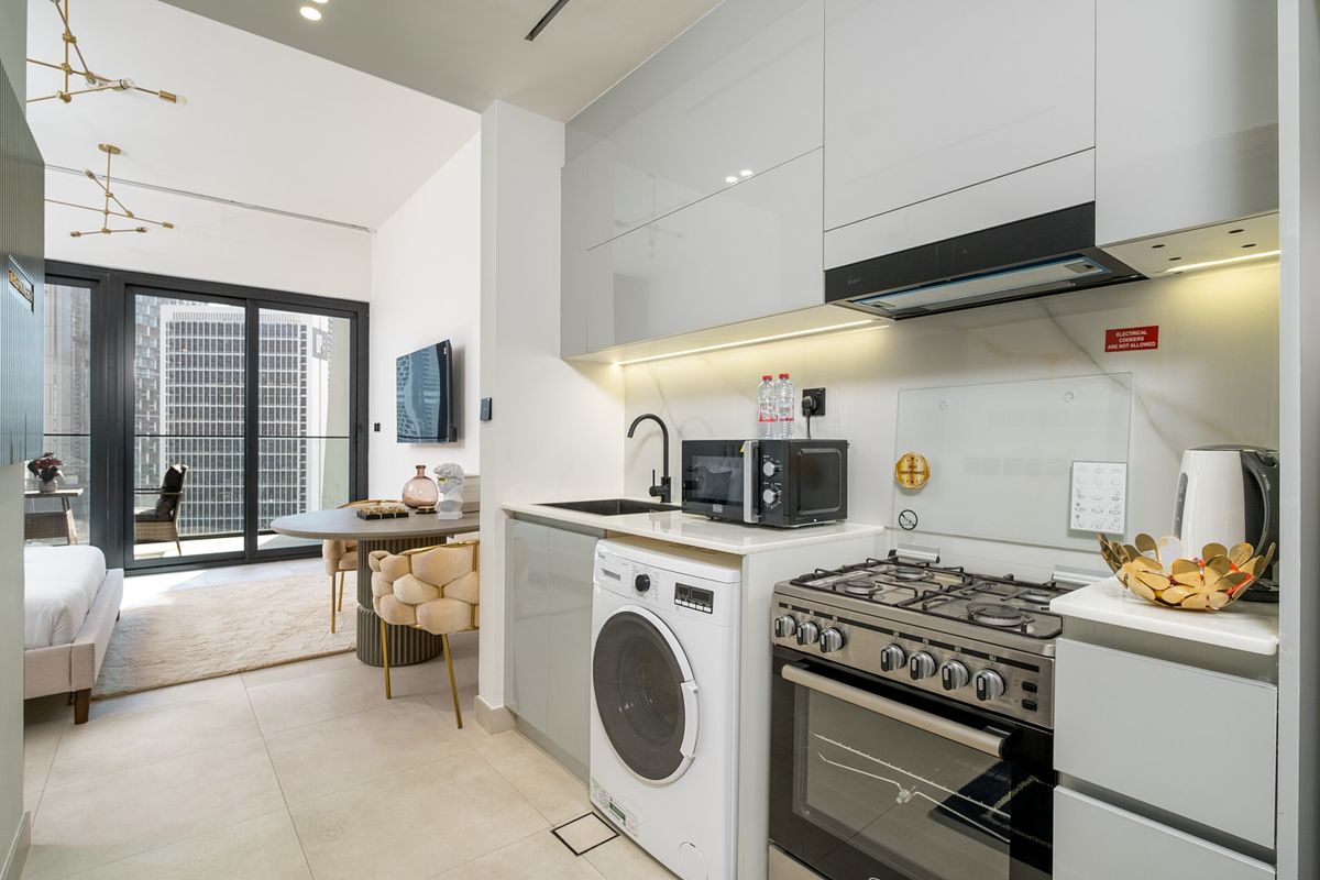Furnished studio with canal view