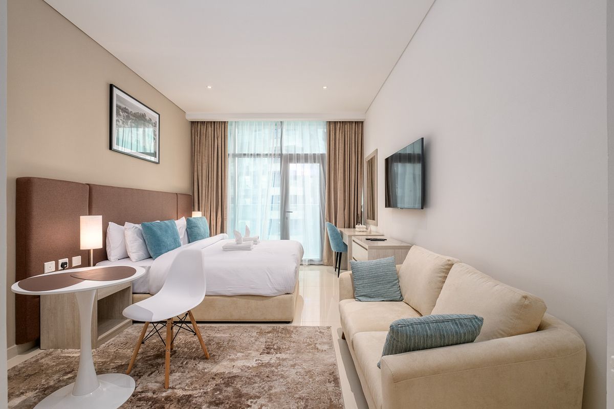 Furnished studio with Palm views